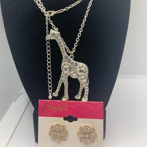 1 necklace & 1 pair of earrings